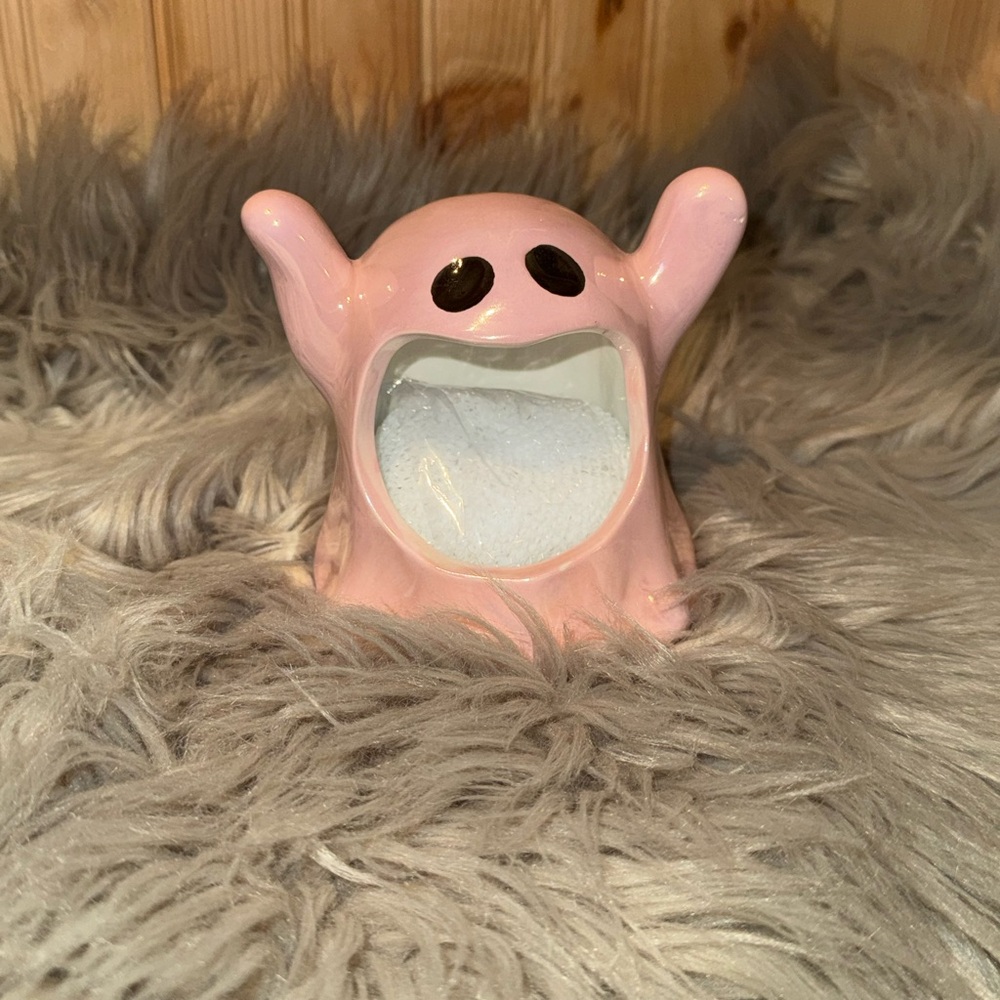 Ghost sponge holder